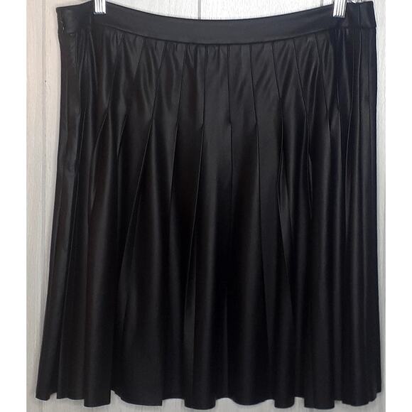 Lane Bryant Sleek Black Pleated Midi Skirt - Picture 1 of 8